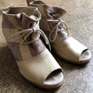 Sorel Lake Wedge Booties
